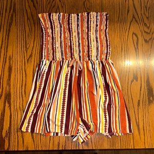 Multicolored strapless Romper with pockets size L from Rue 21